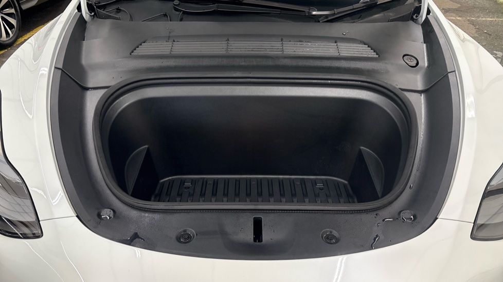 TESLA MODEL Y HATCHBACK RWD 5dr Auto