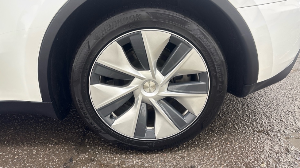 TESLA MODEL Y HATCHBACK RWD 5dr Auto