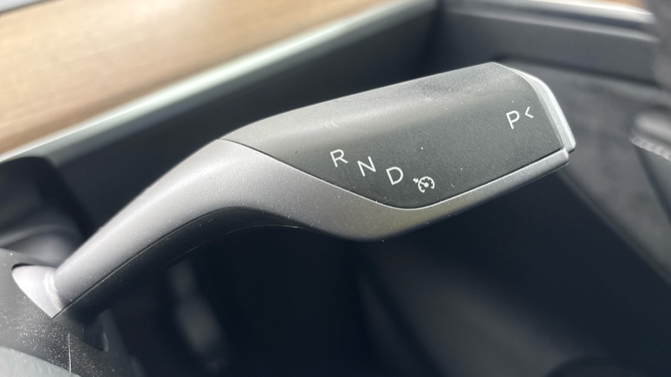 TESLA MODEL Y HATCHBACK RWD 5dr Auto