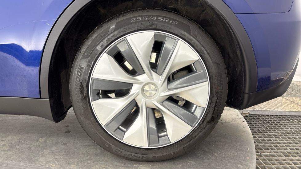 TESLA MODEL Y HATCHBACK Long Range AWD 5dr Auto
