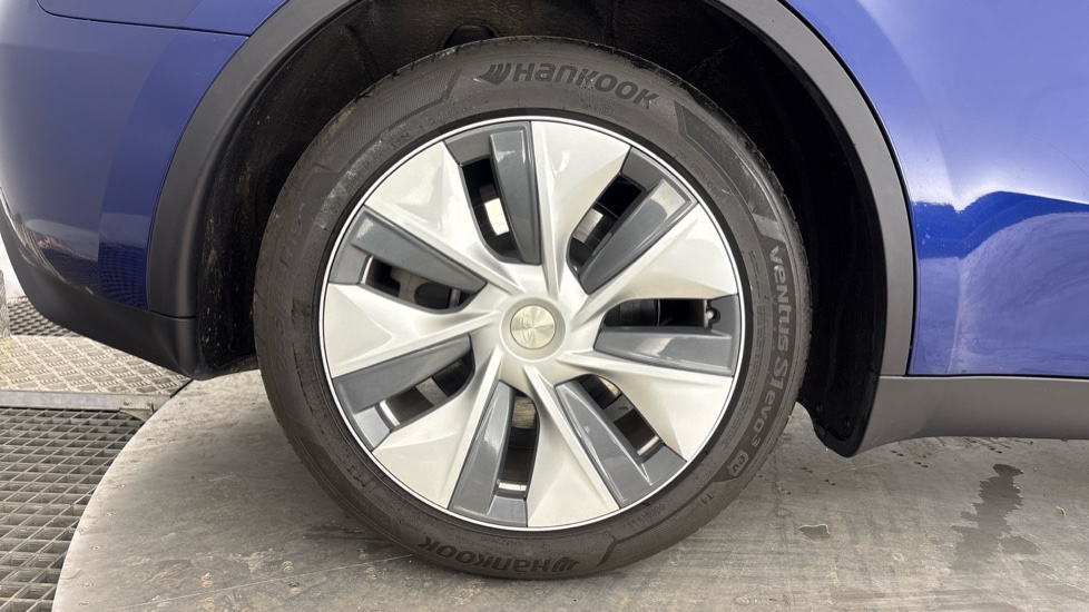 TESLA MODEL Y HATCHBACK Long Range AWD 5dr Auto