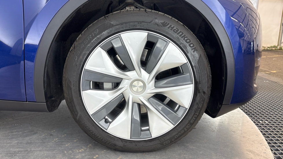 TESLA MODEL Y HATCHBACK Long Range AWD 5dr Auto