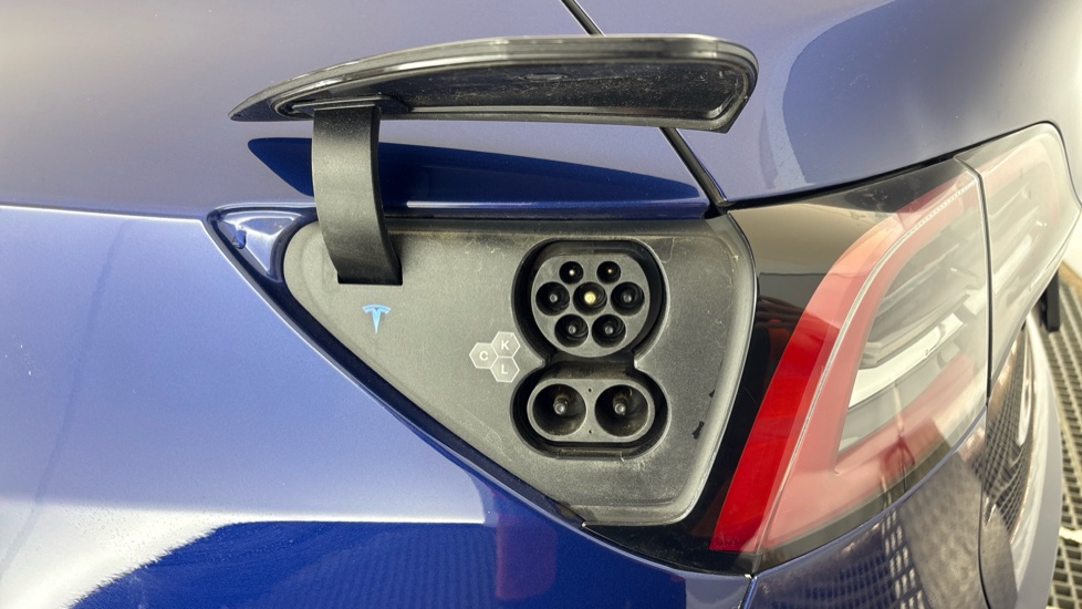 TESLA MODEL Y HATCHBACK Long Range AWD 5dr Auto