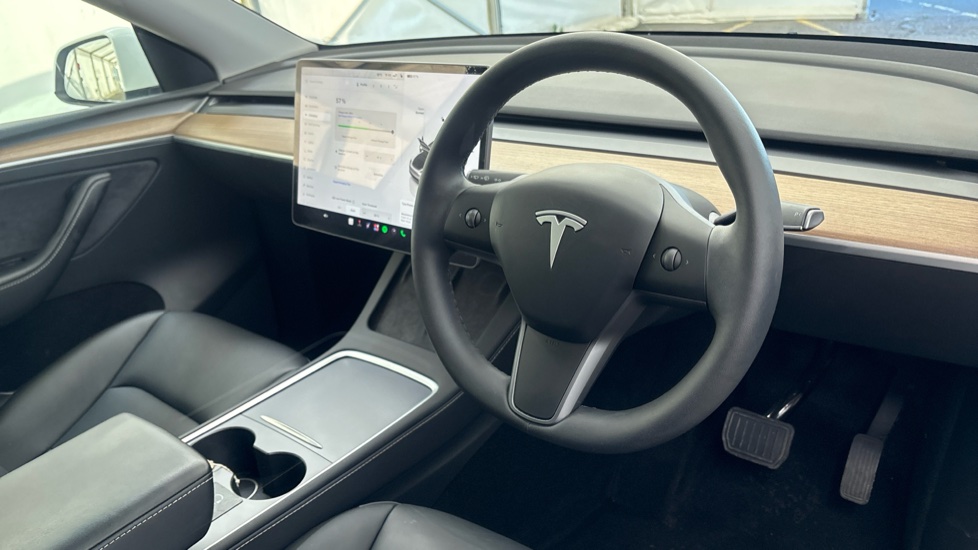 TESLA MODEL Y HATCHBACK RWD 5dr Auto