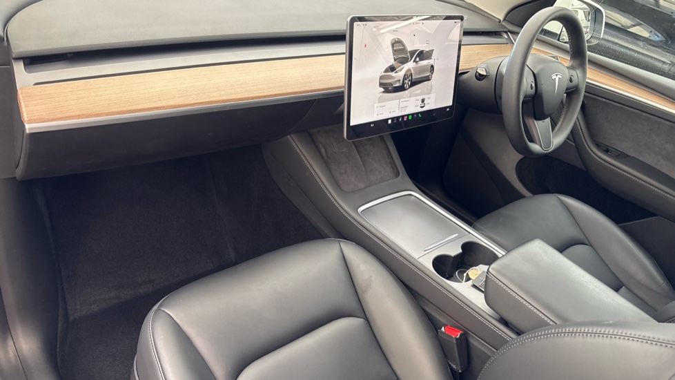TESLA MODEL Y HATCHBACK RWD 5dr Auto