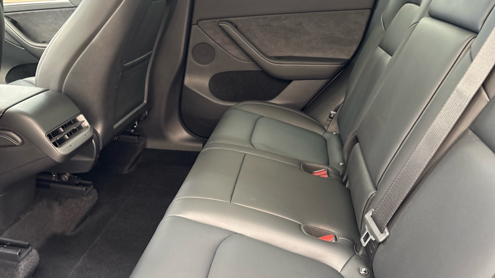 TESLA MODEL Y HATCHBACK RWD 5dr Auto
