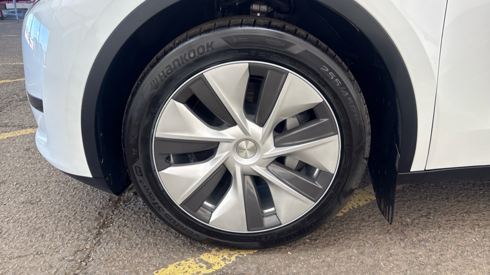 TESLA MODEL Y HATCHBACK RWD 5dr Auto