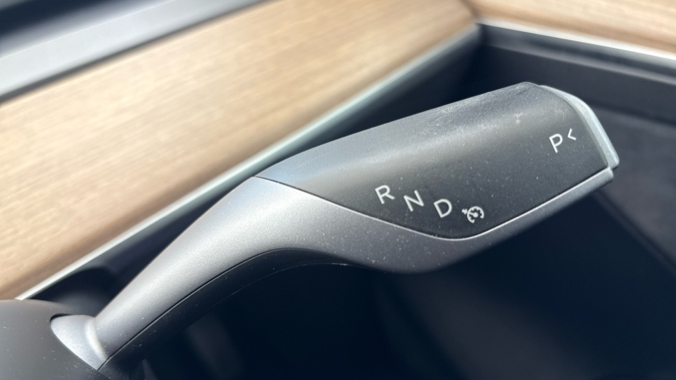 TESLA MODEL Y HATCHBACK RWD 5dr Auto