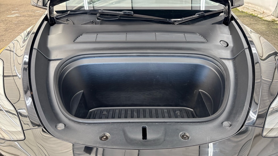 TESLA MODEL Y HATCHBACK Long Range AWD 5dr Auto