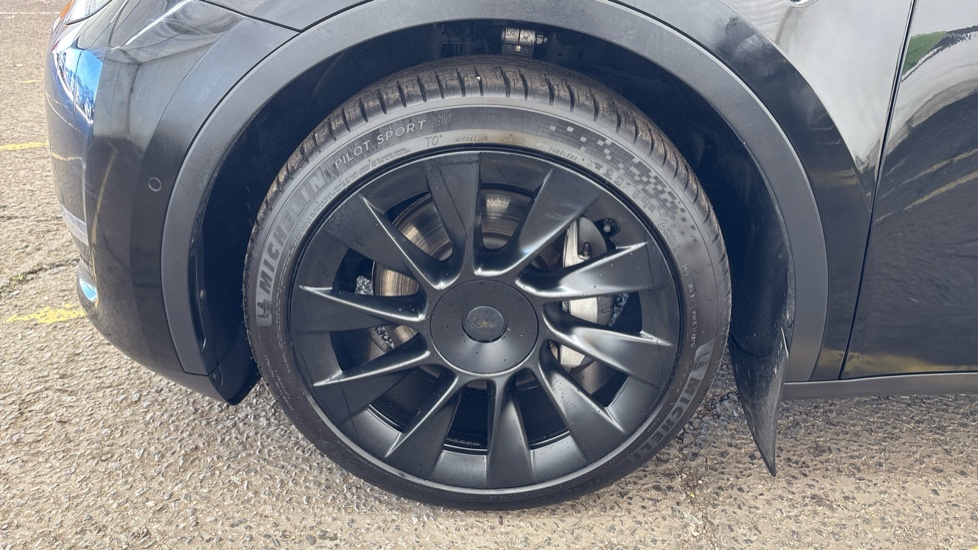 TESLA MODEL Y HATCHBACK Long Range AWD 5dr Auto