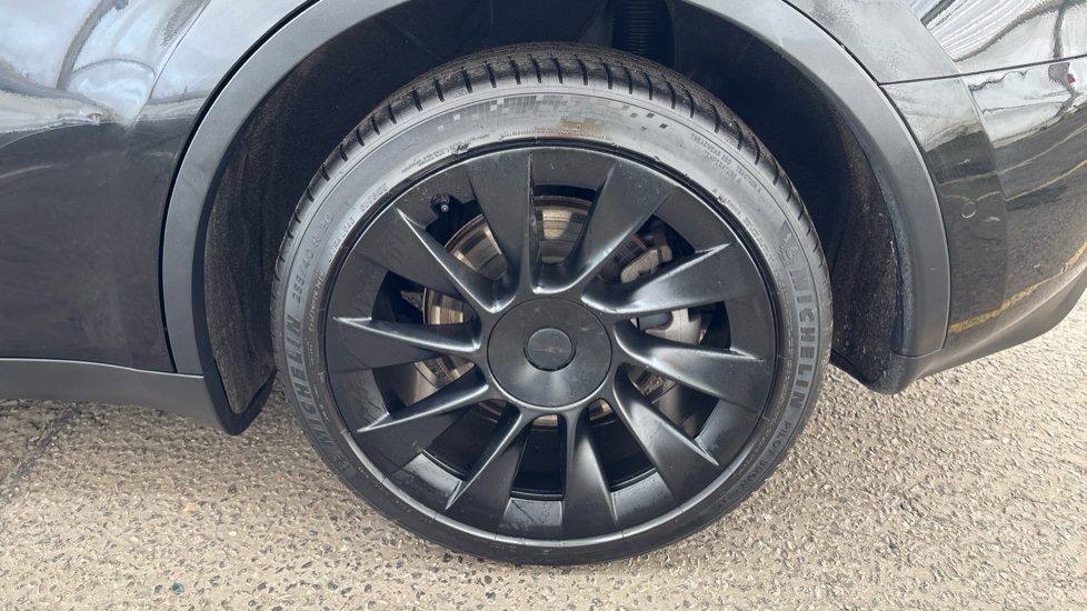TESLA MODEL Y HATCHBACK Long Range AWD 5dr Auto