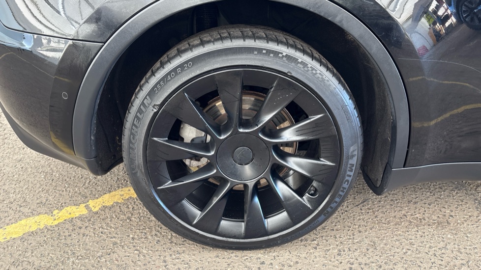 TESLA MODEL Y HATCHBACK Long Range AWD 5dr Auto