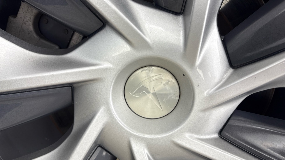 TESLA MODEL Y HATCHBACK Long Range AWD 5dr Auto