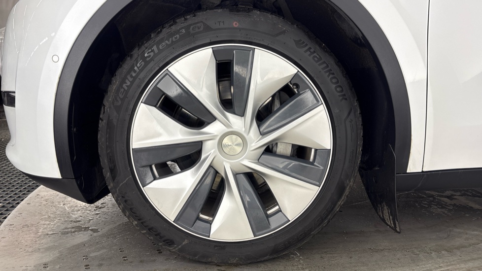 TESLA MODEL Y HATCHBACK Long Range AWD 5dr Auto