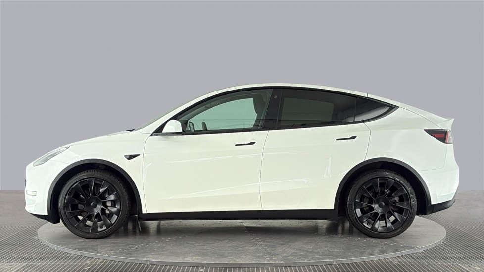 TESLA MODEL Y Image 2