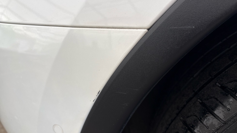 TESLA MODEL Y Scratches and scuff