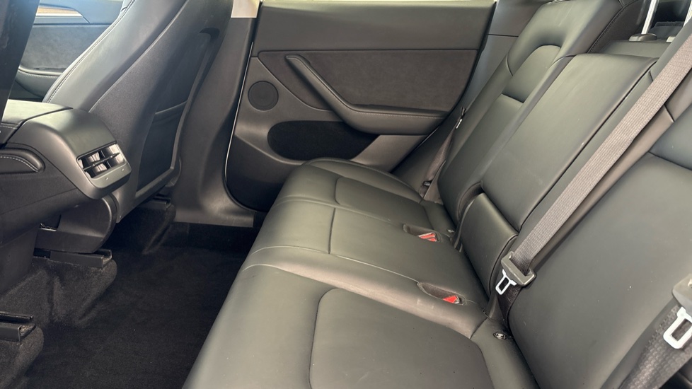 TESLA MODEL Y Image 14