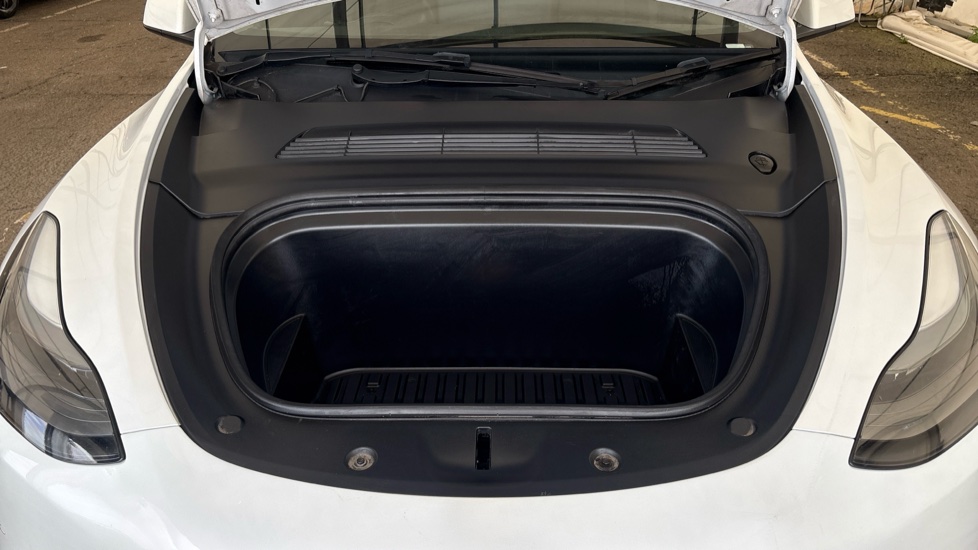 TESLA MODEL Y Image 16