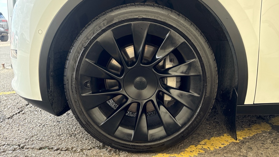 TESLA MODEL Y Image 17