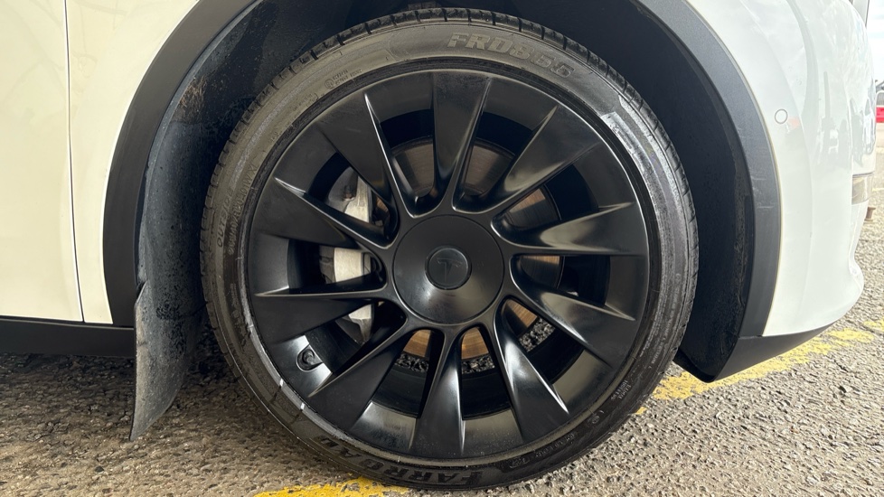 TESLA MODEL Y Image 20