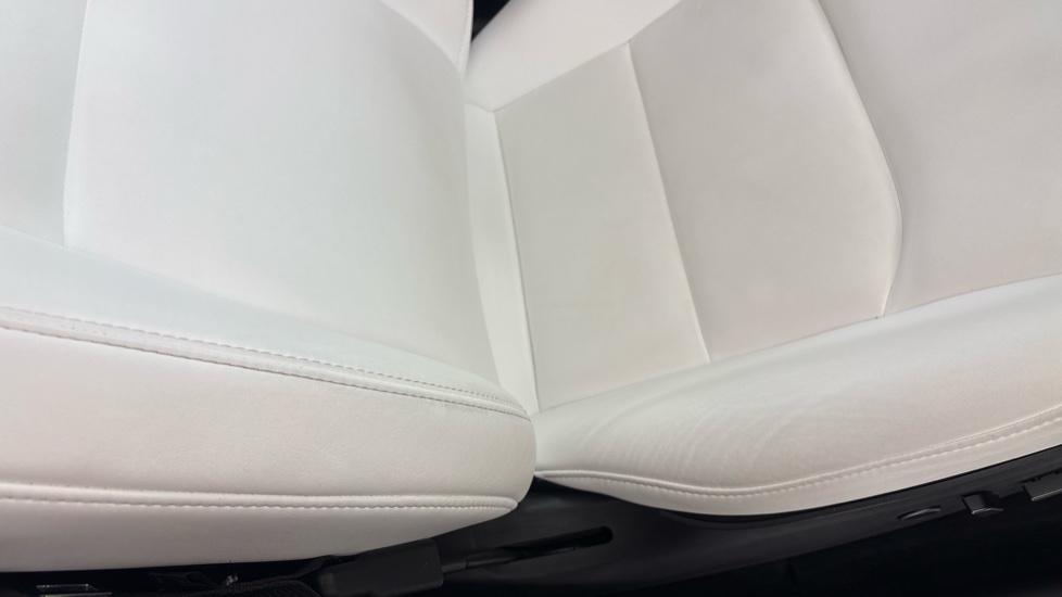 TESLA MODEL Y HATCHBACK Long Range AWD 5dr Auto