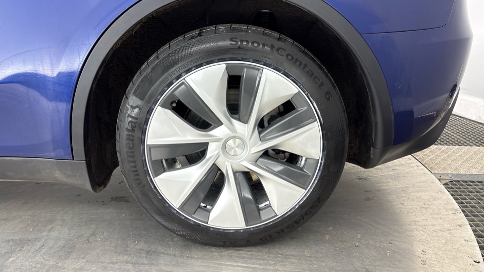 TESLA MODEL Y HATCHBACK Long Range AWD 5dr Auto