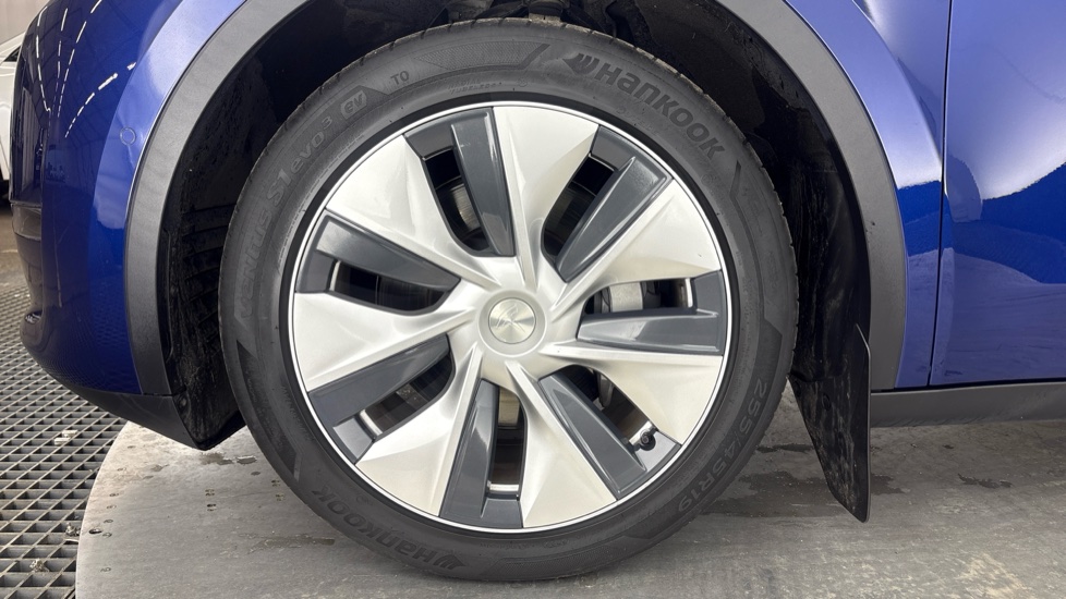 TESLA MODEL Y HATCHBACK Long Range AWD 5dr Auto