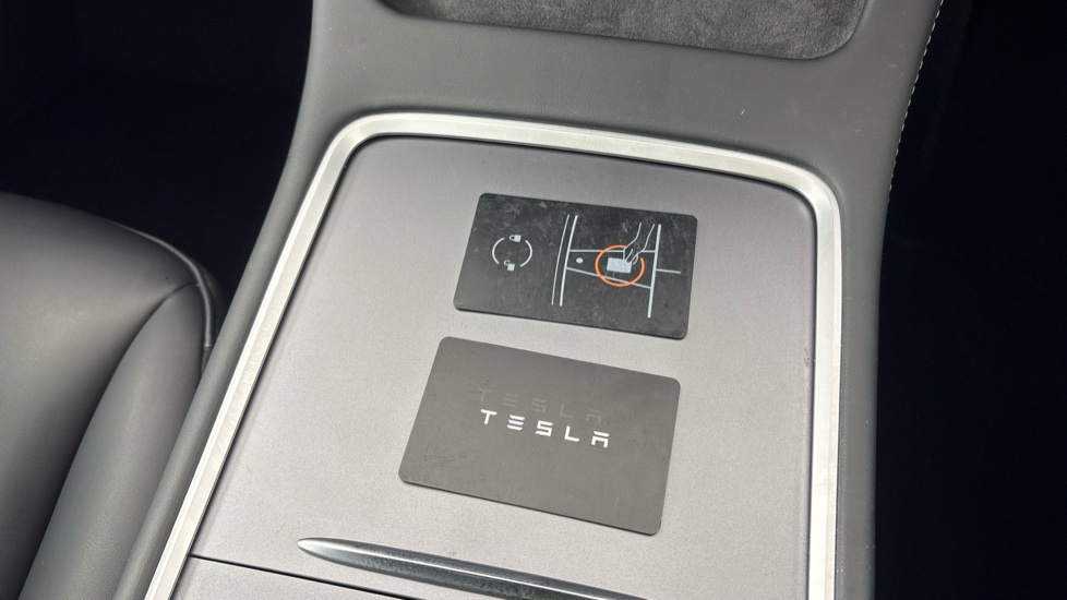 TESLA MODEL Y HATCHBACK Long Range AWD 5dr Auto