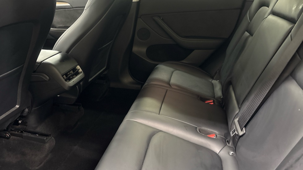 TESLA MODEL Y HATCHBACK Long Range AWD 5dr Auto