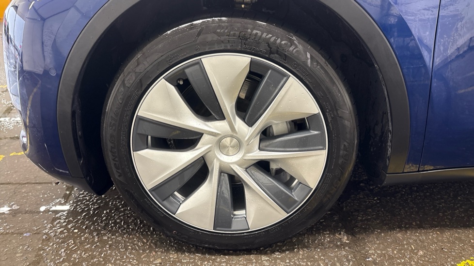 TESLA MODEL Y HATCHBACK Long Range AWD 5dr Auto