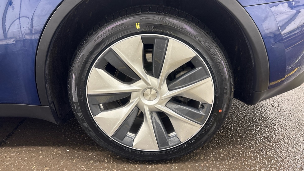 TESLA MODEL Y HATCHBACK Long Range AWD 5dr Auto
