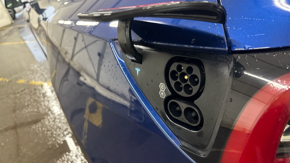 TESLA MODEL Y HATCHBACK Long Range AWD 5dr Auto