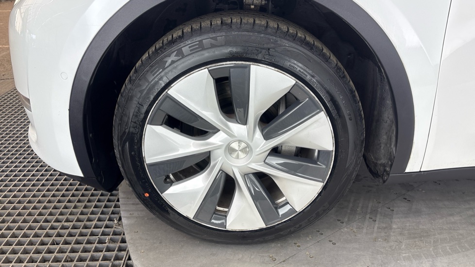 TESLA MODEL Y HATCHBACK Long Range AWD 5dr Auto