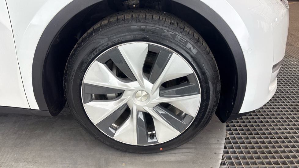 TESLA MODEL Y HATCHBACK Long Range AWD 5dr Auto