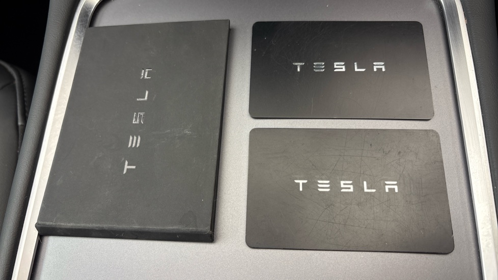 TESLA MODEL Y HATCHBACK Long Range AWD 5dr Auto