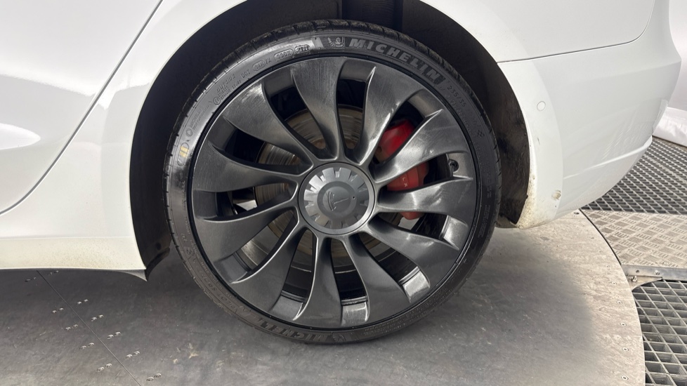 TESLA MODEL 3 SALOON Performance AWD 4dr [Performance Upgrade] Auto