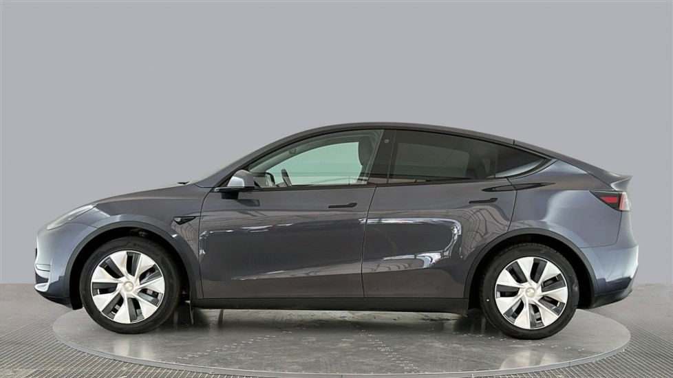 TESLA MODEL Y Image 2