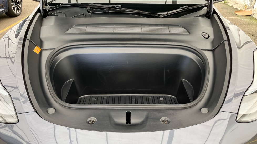 TESLA MODEL Y Image 16