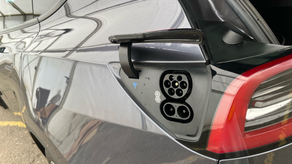 TESLA MODEL Y Image 21