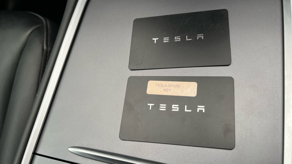 TESLA MODEL Y two keys
