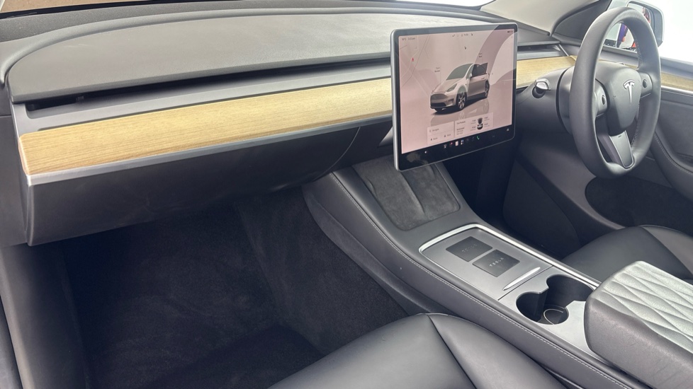 TESLA MODEL Y Image 10