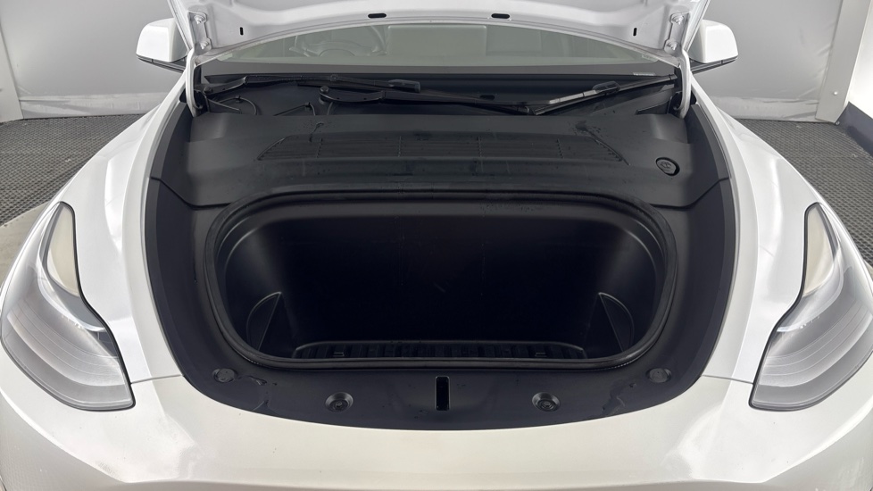TESLA MODEL Y Image 16