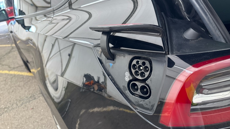 TESLA MODEL Y Image 21