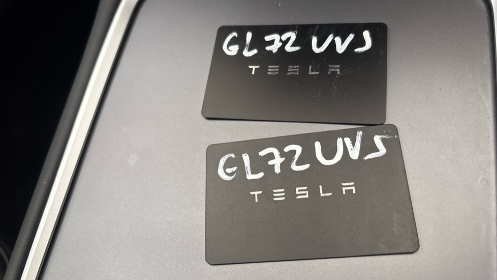 TESLA MODEL Y two keys