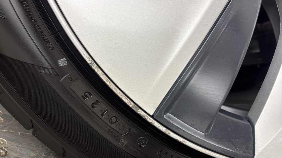 TESLA MODEL Y HATCHBACK RWD 5dr Auto