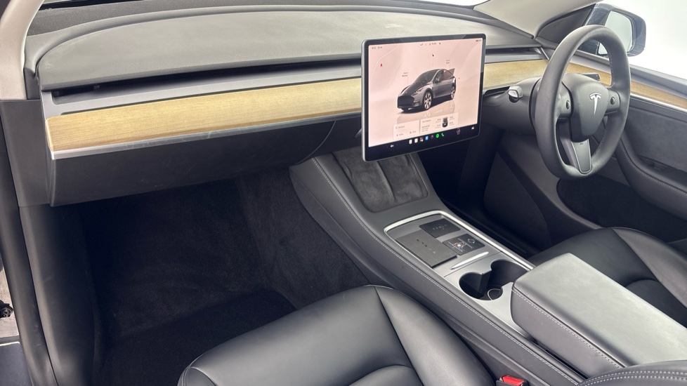 TESLA MODEL Y HATCHBACK RWD 5dr Auto