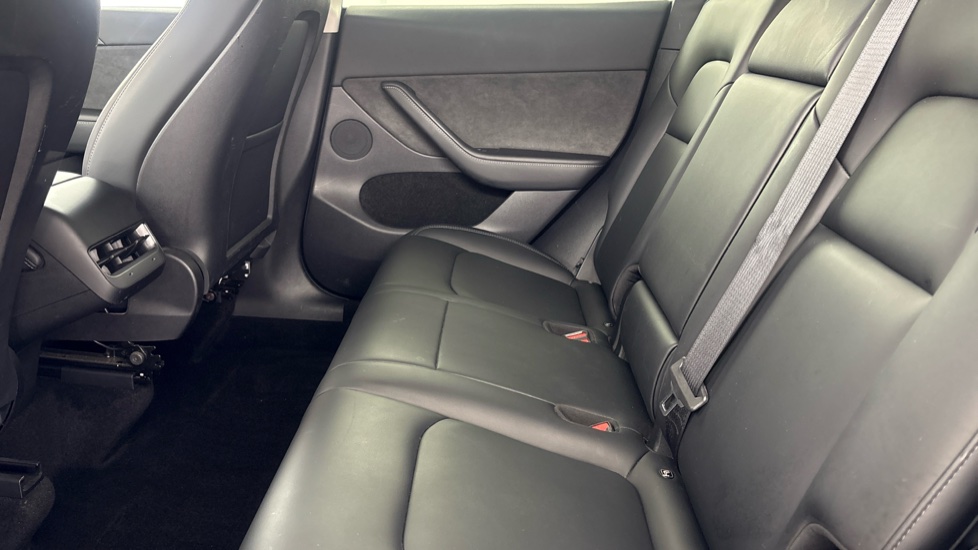 TESLA MODEL Y HATCHBACK RWD 5dr Auto