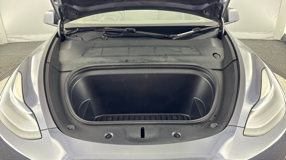 TESLA MODEL Y HATCHBACK RWD 5dr Auto