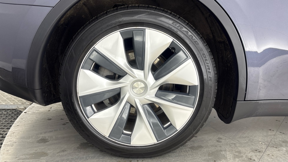 TESLA MODEL Y HATCHBACK RWD 5dr Auto