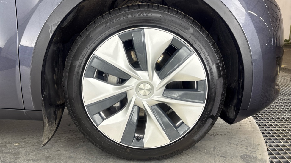 TESLA MODEL Y HATCHBACK RWD 5dr Auto